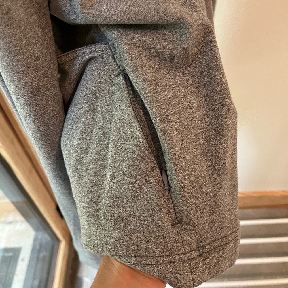 Lululemon Cutout Pullover Top - image 4